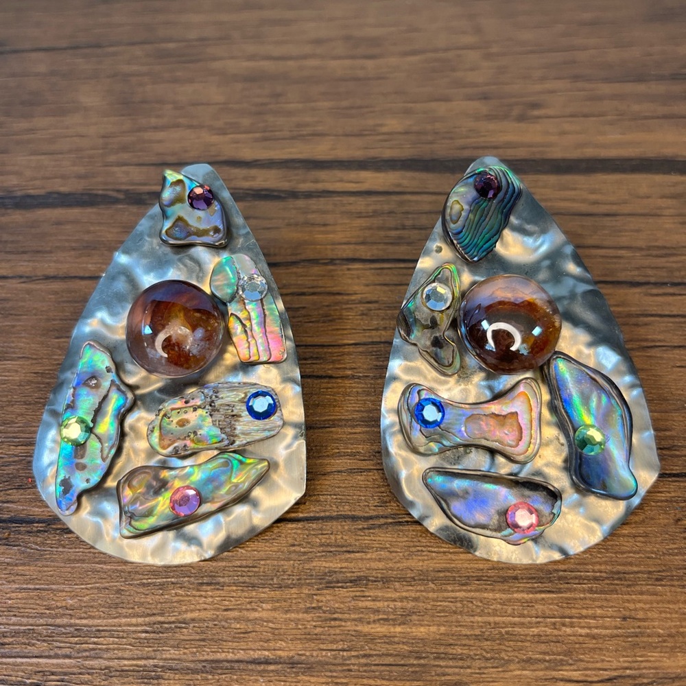Vintage Hammered Metal Silver‎ Tone Clip On Earrings Embellishments Amber Stones